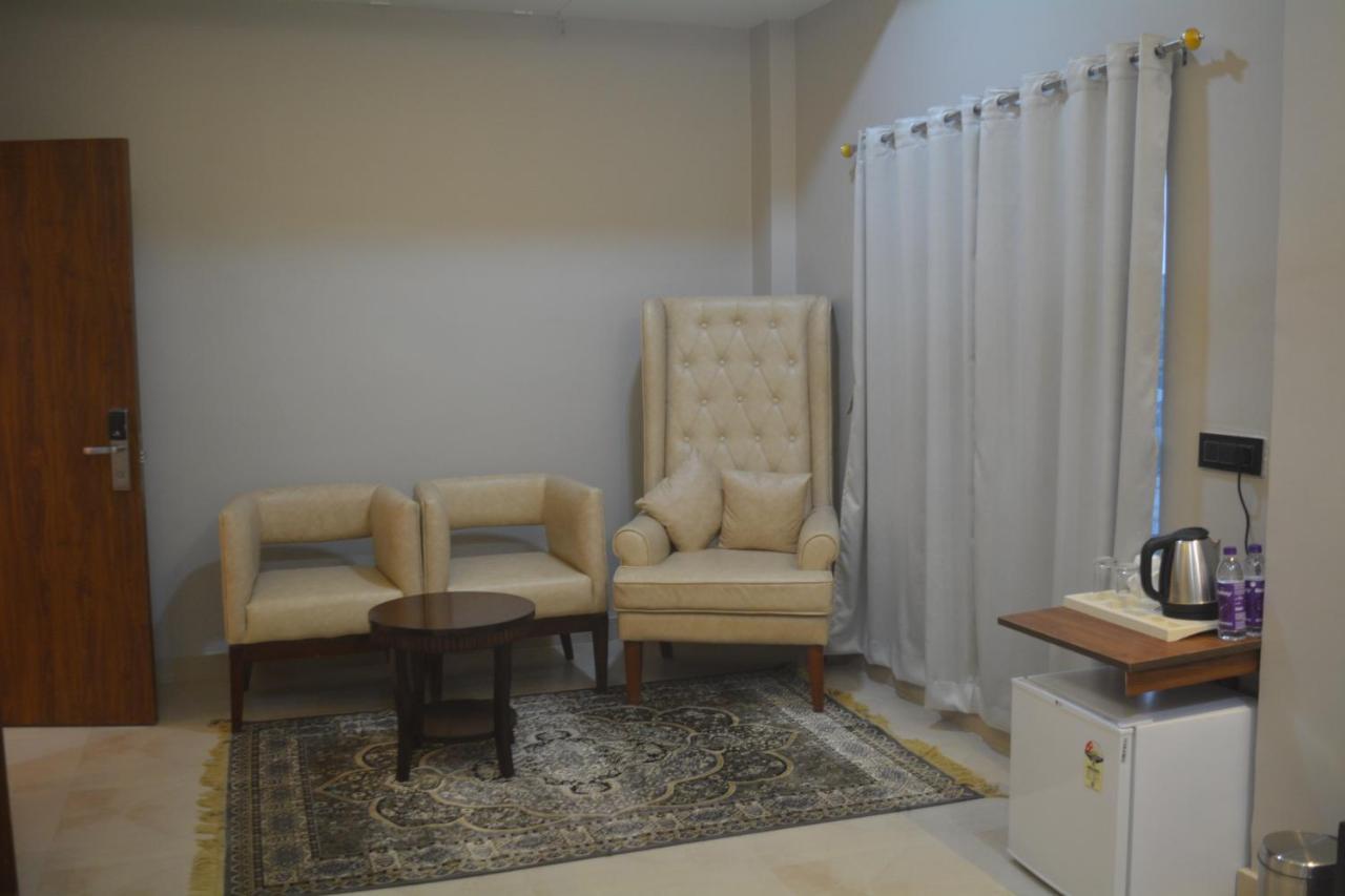 Maharaja Hotel & Banquet Darbhanga エクステリア 写真